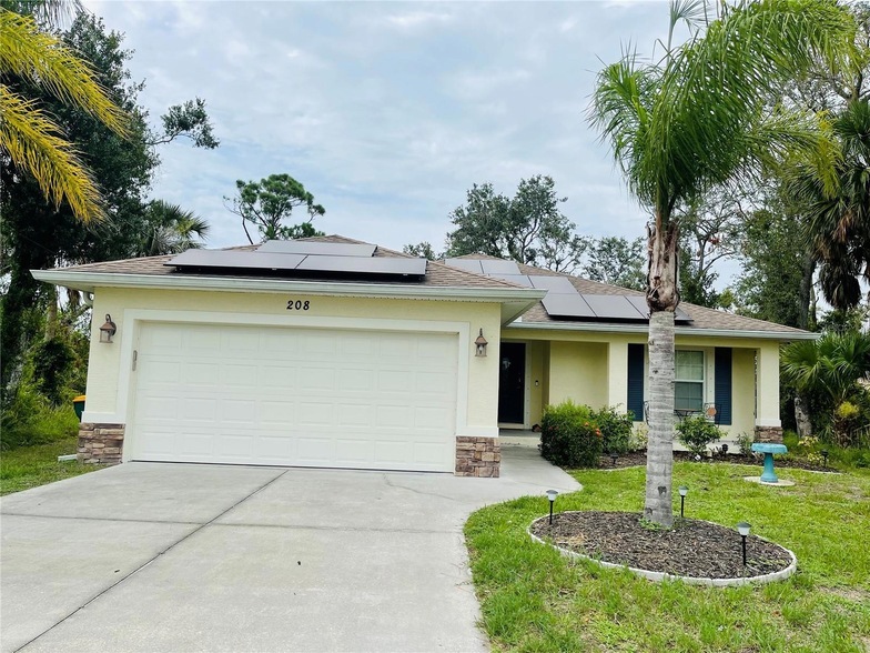 208 Jennifer Dr in Rotonda West, FL - Building Photo