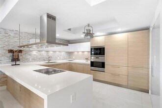 17301 Biscayne Blvd, Unit 1803 in Aventura, FL - Building Photo - Building Photo