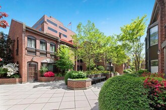 1008 Paper Mill Ct NW in Washington, DC - Building Photo - Building Photo