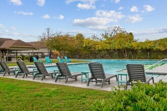 1701 Upland Dr in Houston, TX - Building Photo - Building Photo