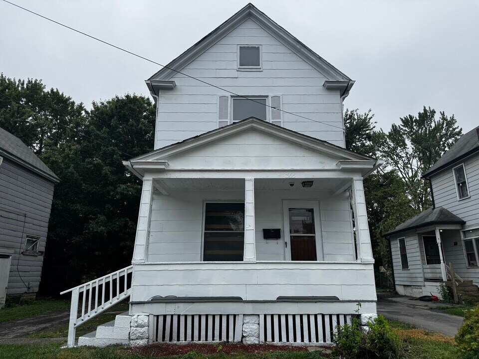 365 Willis Ave in Youngstown, OH - Building Photo