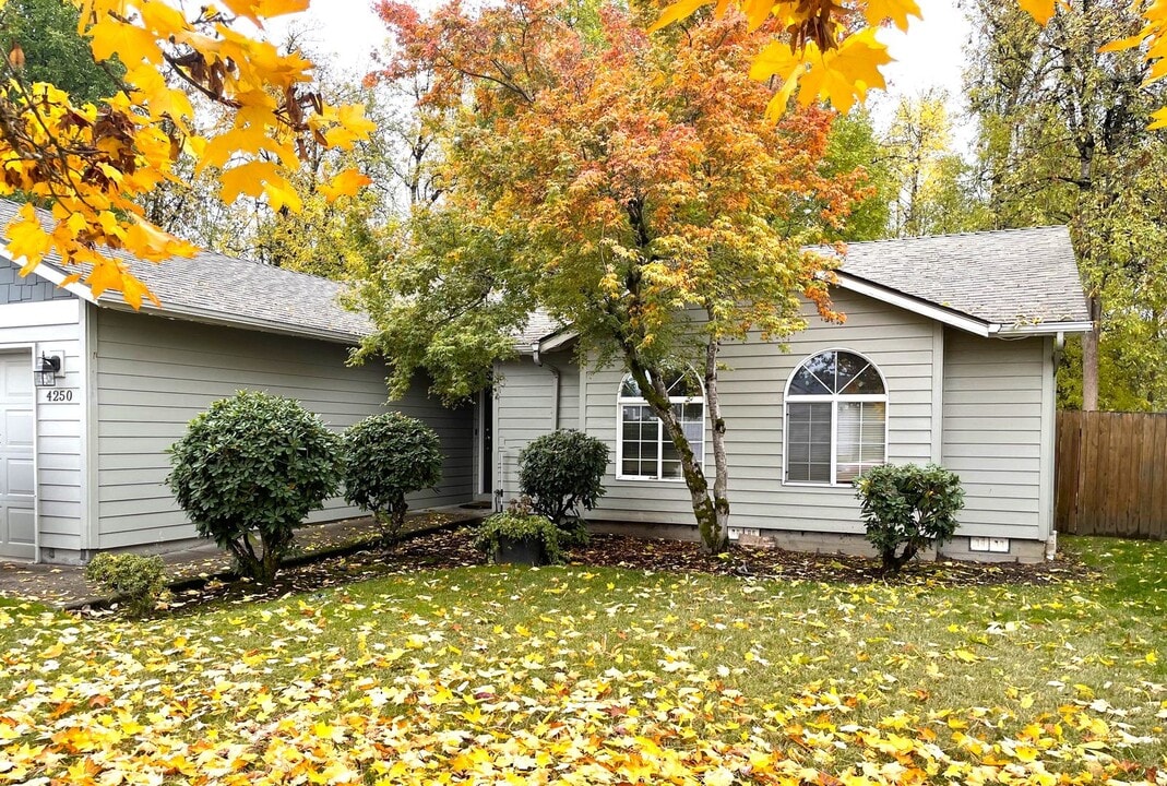 4250 Terraza Ct NE in Salem, OR - Building Photo