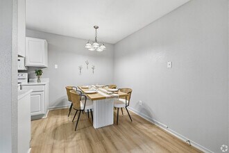 1805 Aquarena Springs Dr, Unit 517 in San Marcos, TX - Building Photo - Building Photo