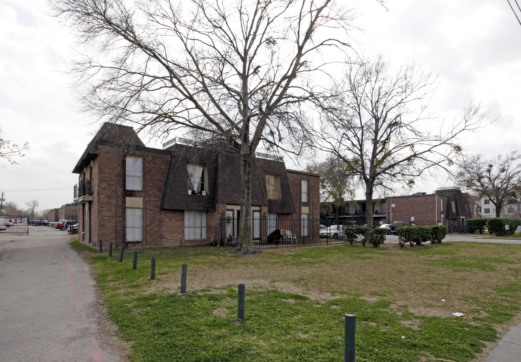 Casa Real Apartments in Houston, TX - Foto de edificio