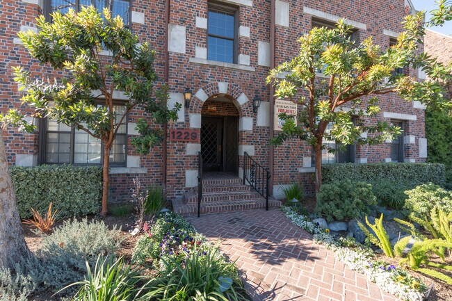 1229 South Central Ave in Glendale, CA - Building Photo - Building Photo