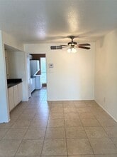 8405 Wilcrest Dr in Houston, TX - Building Photo - Building Photo