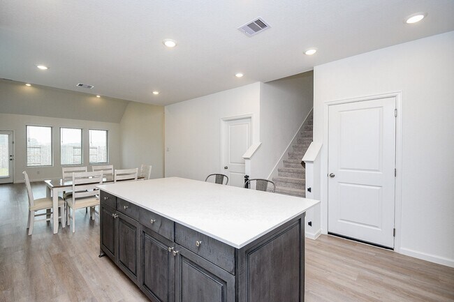 property at 28722 Mount Bonnell Dr