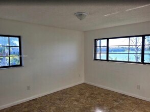 468 NE 206th Ln, Unit 202 in Miami, FL - Building Photo - Building Photo