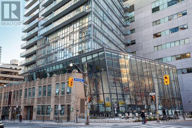 property at 832-4832 Bay St.