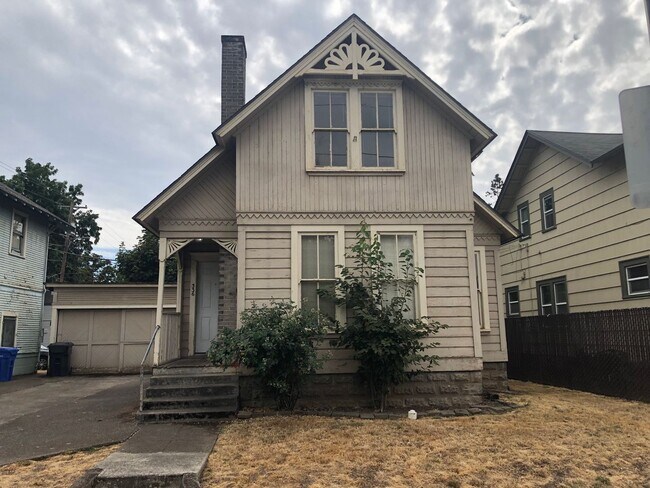 property at 336 E 13th Ave