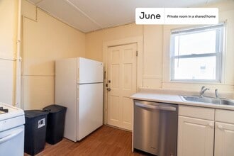 Room in Shared 4 bed/1 bath home, Unit C in Boston, MA - Building Photo - Building Photo
