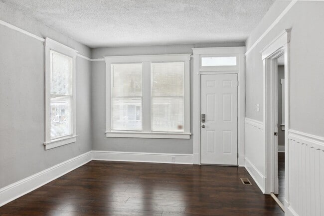 923 W Victory Dr in Savannah, GA - Building Photo - Building Photo