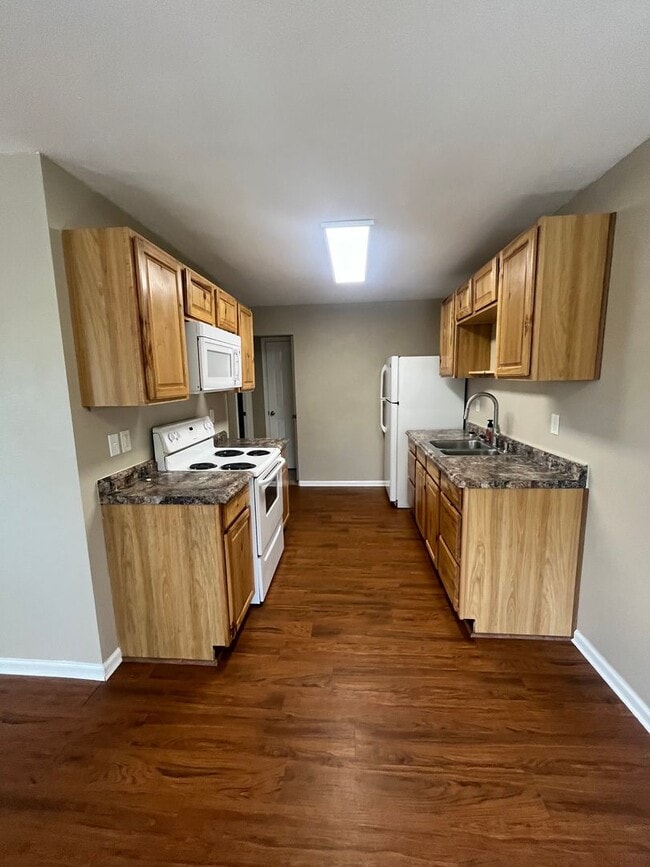 property at 1640 E Gibbs Ave