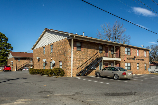 Oakwood Apartments in Bryant, AR - Foto de edificio - Building Photo