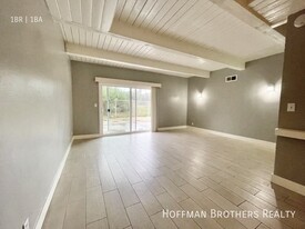 917 Paseo Grande in Corona, CA - Building Photo