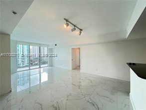 335 S Biscayne Blvd, Unit 1407 in Miami, FL - Building Photo - Building Photo