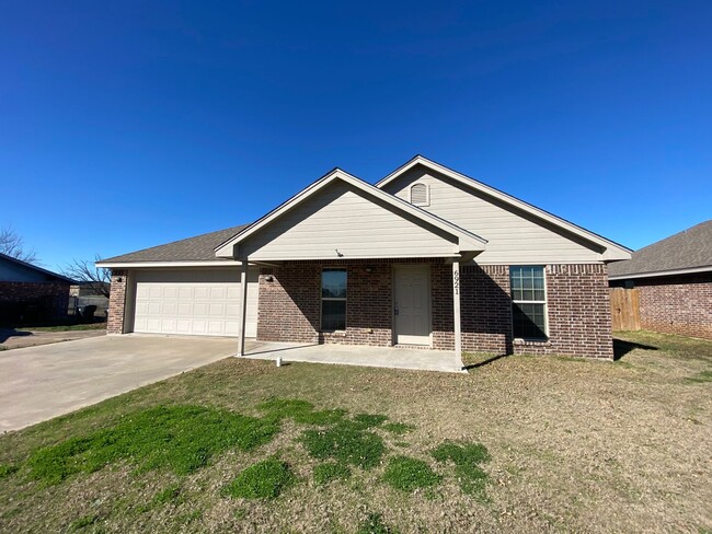 property at 6921 N River Crossing