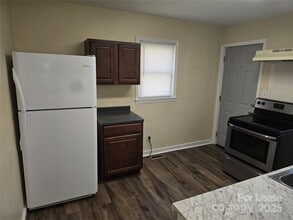 1600 Catherine Simmons Ave in Charlotte, NC - Building Photo - Building Photo