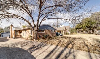 2536 Shirley Ave in Fort Worth, TX - Building Photo
