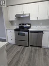 237 Auburn Dr in Waterloo, ON - Building Photo - Building Photo