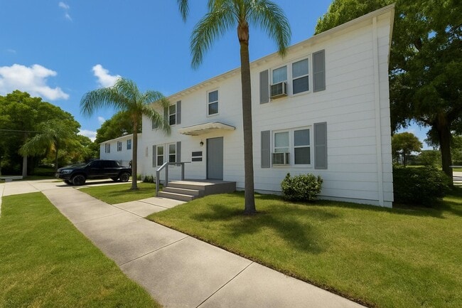 property at 605 33rd St