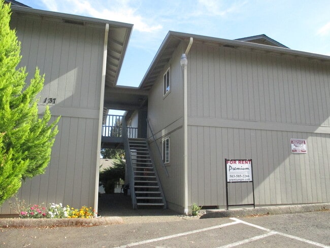 133 Hrubetz Rd SE in Salem, OR - Building Photo - Building Photo
