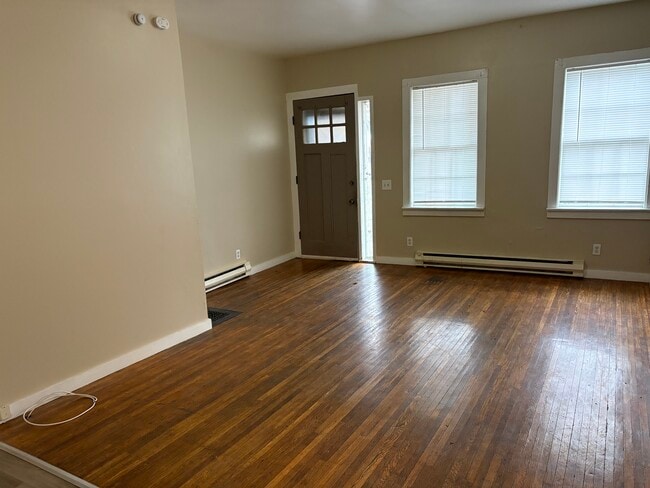 21 E William St, Unit 21 E William in Bath, NY - Foto de edificio - Building Photo