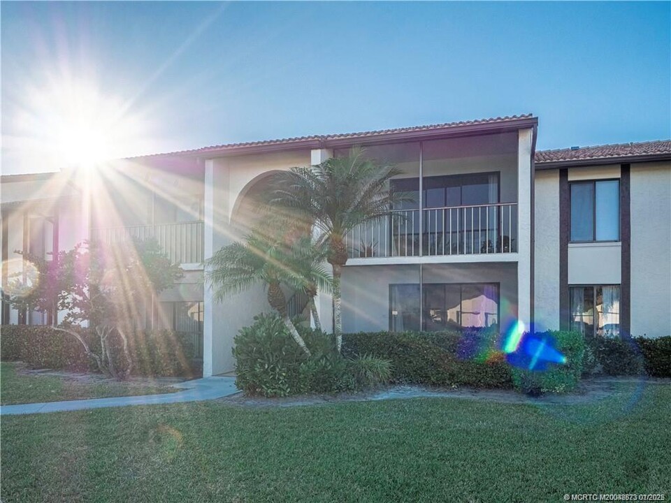 1485 SW Silver Pine Way in Palm City, FL - Building Photo