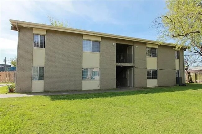 property at 7206 Twin Crest Dr