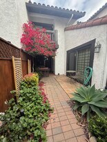 19 Mission Plaza Dr in Ventura, CA - Building Photo