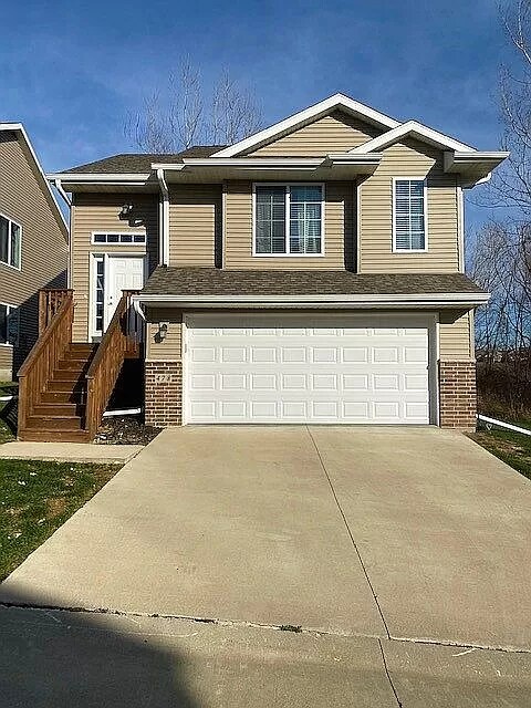 478 RJ Dr in Tiffin, IA - Building Photo