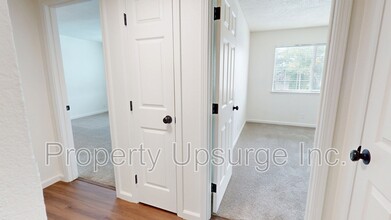 1013 Echo Rd in Redding, CA - Building Photo - Building Photo