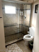 975 Partridge Cir in Naples, FL - Foto de edificio - Building Photo
