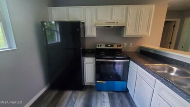 6011 E Adams St in Bay St. Louis, MS - Building Photo - Building Photo