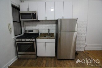 2033 2nd Ave in New York, NY - Building Photo - Building Photo