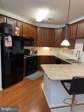 24701 Byrne Meadow Square in Aldie, VA - Building Photo - Building Photo