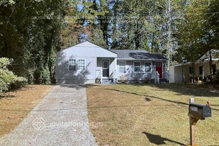 2511 Old Colony Rd in Atlanta, GA - Building Photo