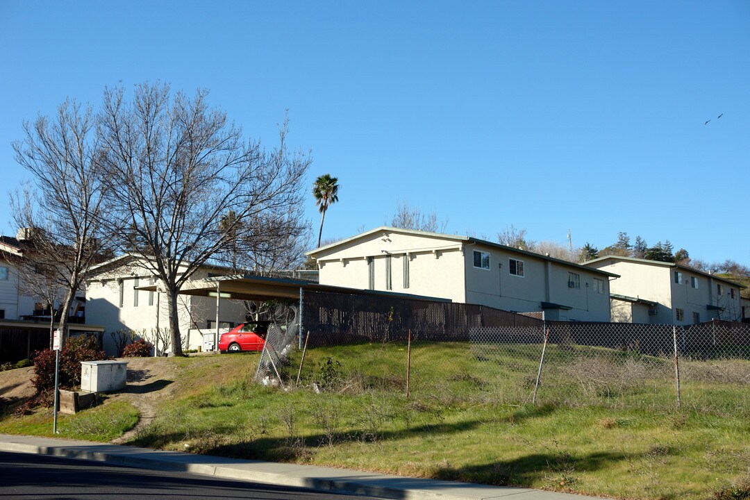 Willows in Vacaville, CA - Building Photo