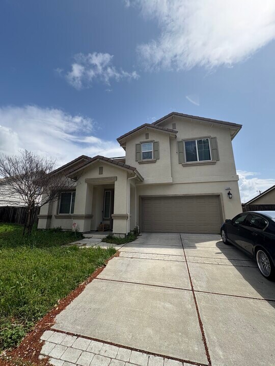 2326 Pennsylvania Ave in Fairfield, CA - Building Photo