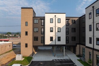 Urban Lofts in Chattanooga, TN - Foto de edificio - Building Photo