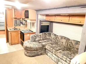 1497 1/2 E Bayshore Rd in Palo Alto, CA - Building Photo - Building Photo