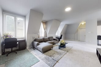 52 Post Rd in Toronto, ON - Building Photo - Building Photo