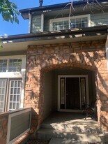 2760 W Greens Ct in Littleton, CO - Building Photo