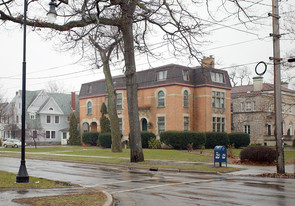 106 Prospect Ave NE Apartments