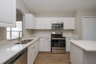 8501 Quarter Horse Dr in Riverview, FL - Building Photo - Building Photo