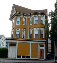 825 Dorchester Ave in Dorchester, MA - Foto de edificio - Building Photo