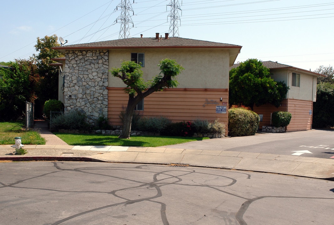 681 Bellflower Ave in Sunnyvale, CA - Foto de edificio