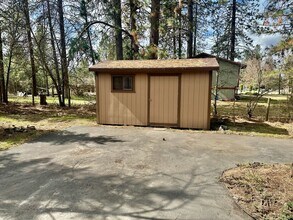 11555 W Tamarac Ln in Nine Mile Falls, WA - Building Photo - Building Photo