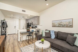 475 N 9th St in Phoenix, AZ - Building Photo - Building Photo