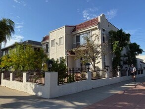 902 16th St in Santa Monica, CA - Foto de edificio - Building Photo